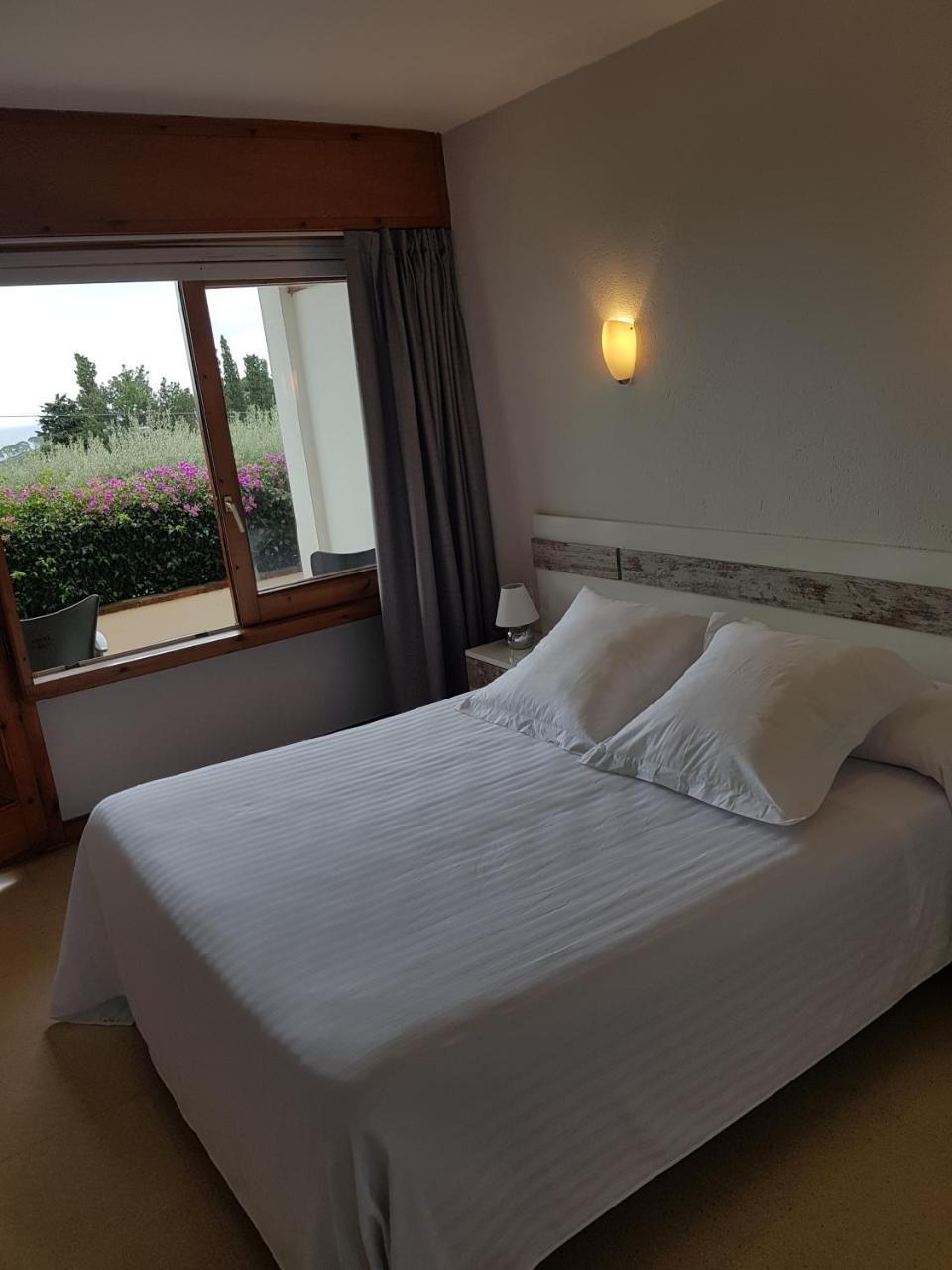 Hostal Ondina Бегур Екстериор снимка