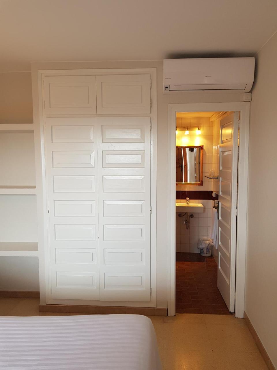 Hostal Ondina Бегур Екстериор снимка